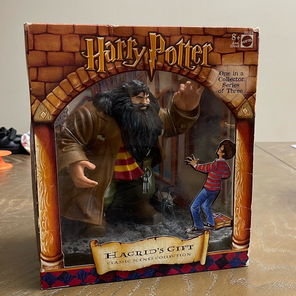 Harry Potter Collection Series- Hagrid’s Gift